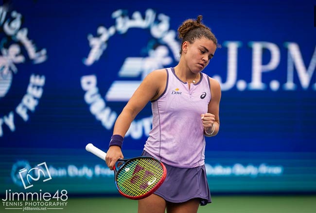 WTA-1000. Чинна чемпіонка Паоліні програла Кенін у третьому колі